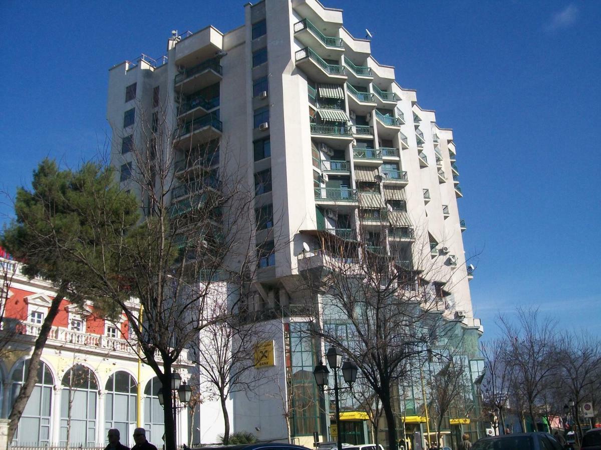 Апартаменты Sun Tower-Center Of Тирана Экстерьер фото